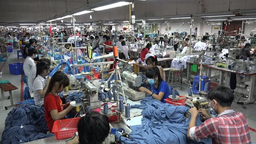 Vietnam Garments: Navigating EU & US Tariff Challenges in 2025